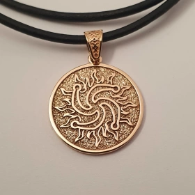 Чертог Медведя с символом Рода в Солнце, из золота